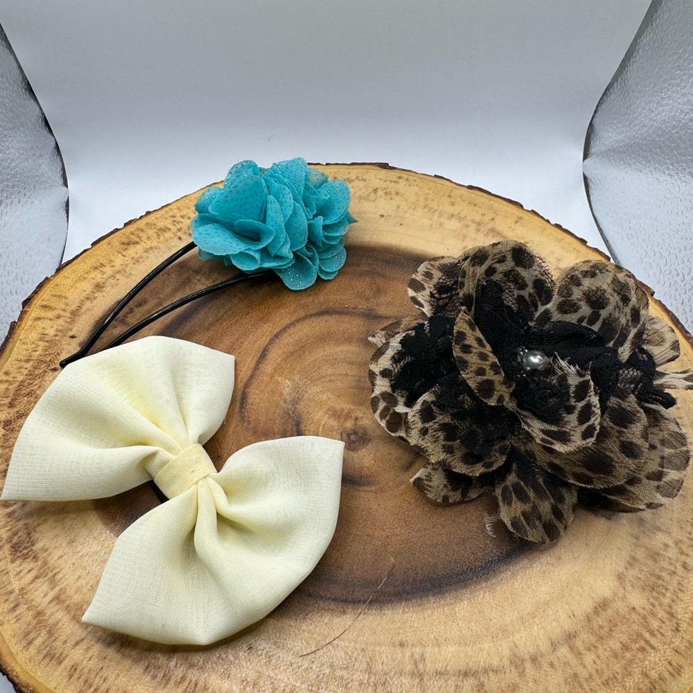 Lot of 3 Hair Bows.‎